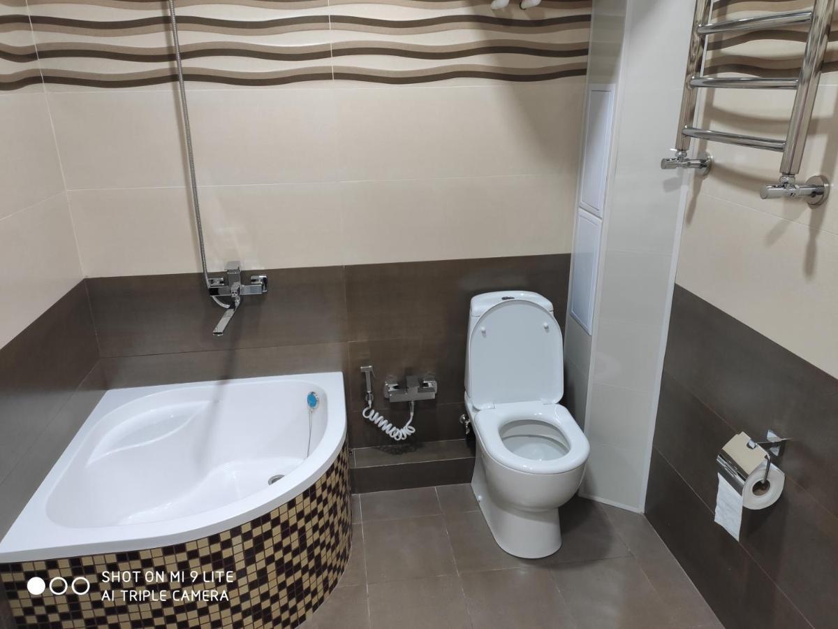 1-Bedroom Apartment In The Very City Center Tashkent Exterior photo