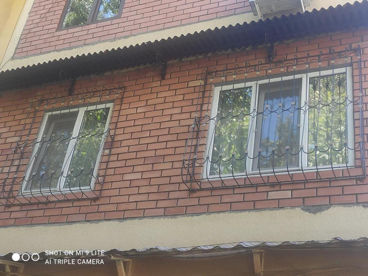 1-Bedroom Apartment In The Very City Center Tashkent Exterior photo